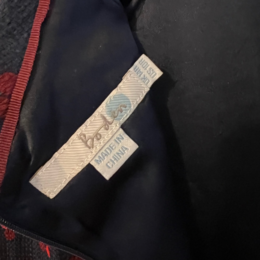 NEW Boden Martha Fitted Dress. Navy with red geometric flowers. - Picture 7 of 11